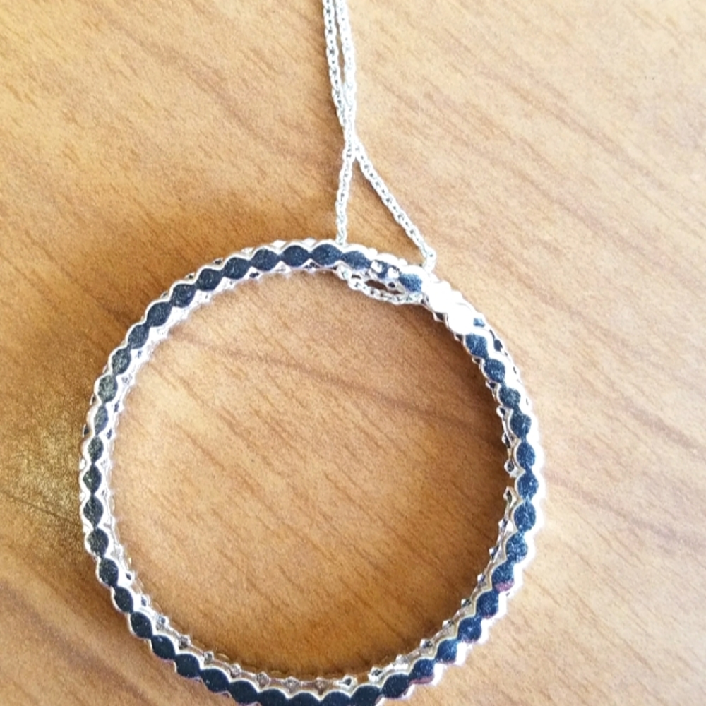 Avon Rhinestone Circle Necklace - Picture 3 of 6